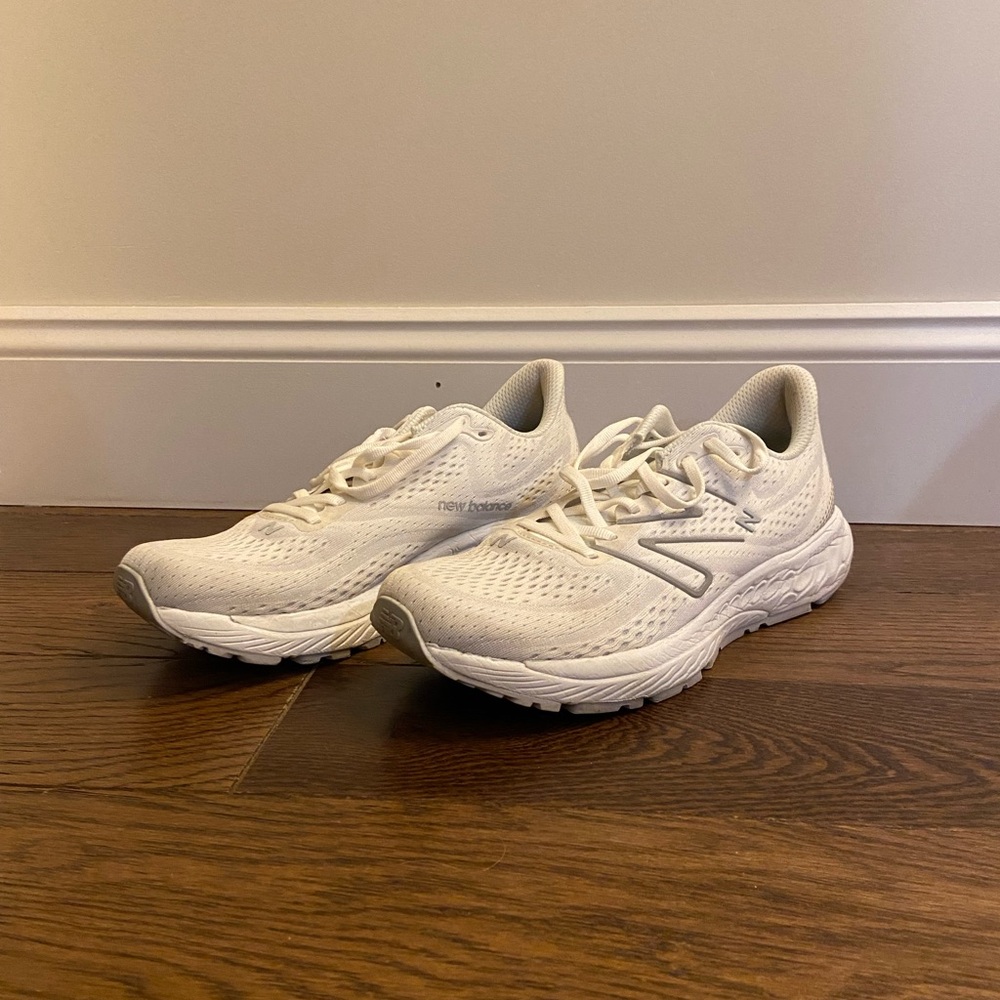 New Balance 880 in White
